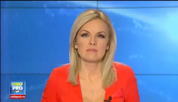 Exemplu impresionant de omenie intr-un sat din Bacau. Satenii s-au unit pentru a repara casa unei familii cu trei copii