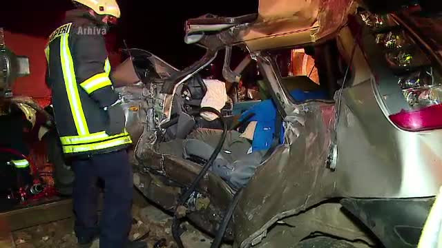 Tragedie la o trecere de cale ferata din Vaslui. Patru persoane au murit dupa ce masina a fost lovita de tren
