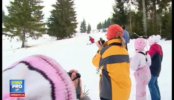 Traditie veche in judetul Harghita. Un sat intreg a participat la o competitie de schi