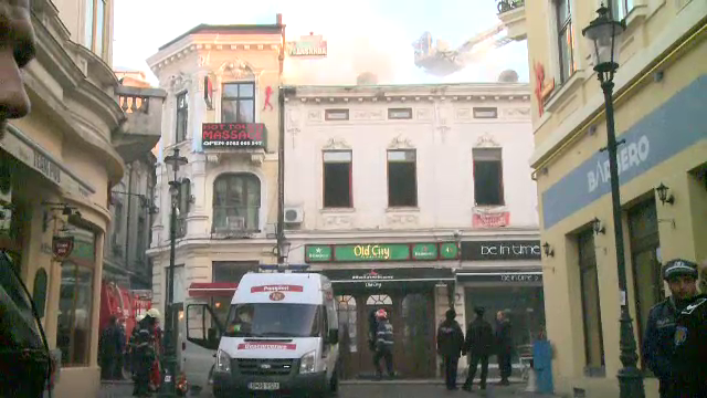 Un restaurant din Centrul Vechi al Capitalei, cuprins de un incendiu. Reteaua electrica veche ar putea fi de vina