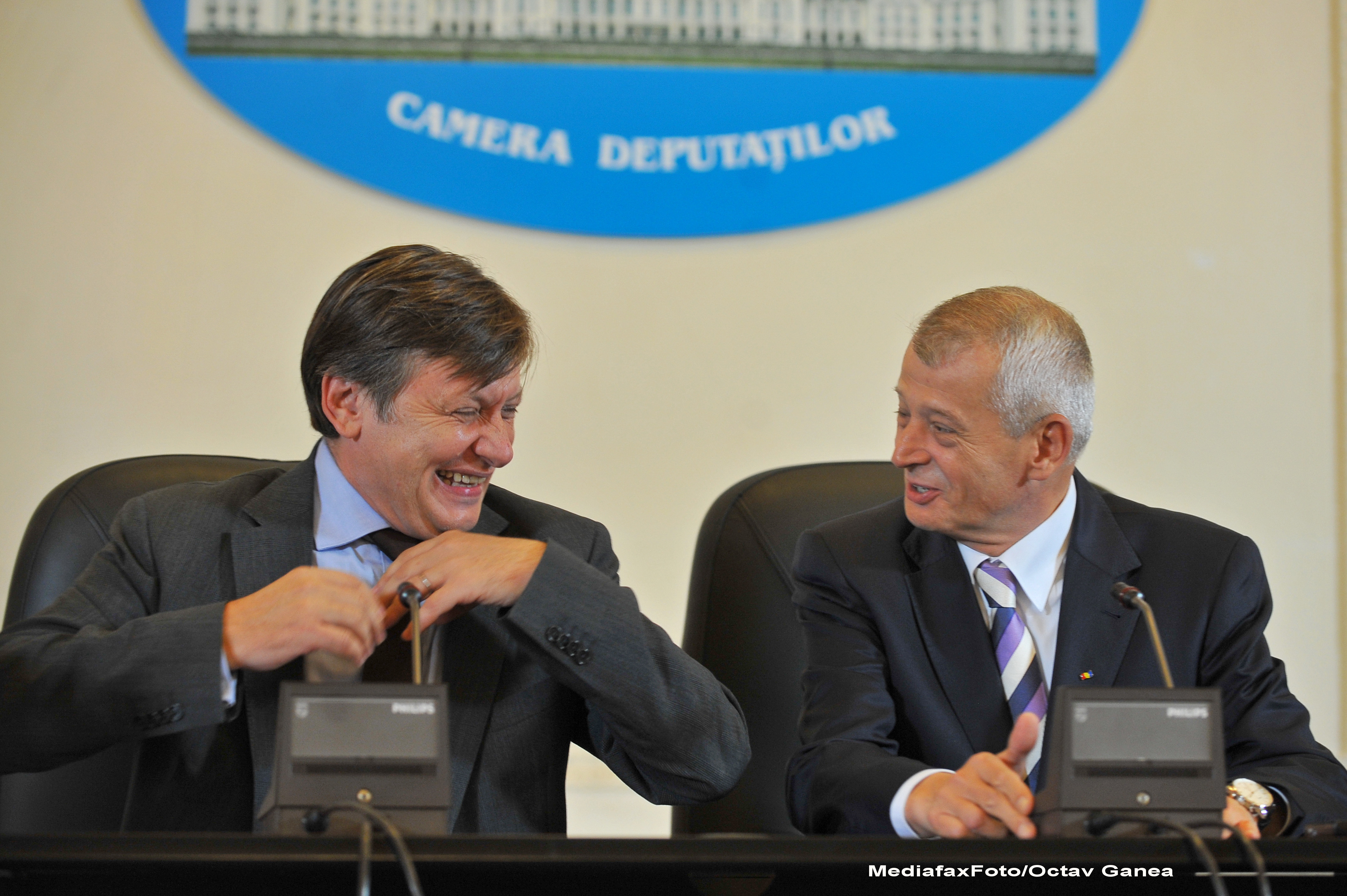 Antonescu nu se arata impresionat ca Oprescu ar putea candida la prezidentiale: "M-am speriat foarte tare!"