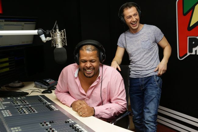 O noua cariera pentru prezentatorul "Povestirilor de noapte". Cabral si Nono Semen vor fi "Microfonistii" de la ProFM