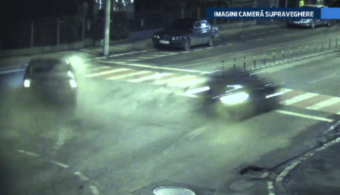 Imagini spectaculoase surprinse de camerele de supraveghere. Doi soferi din Bistrita Nasaud s-au ciocnit in trafic