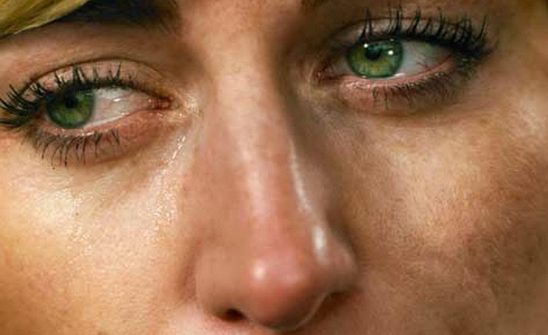 Si-a dublat greutatea corpului din cauza unei boli pentru care medicii nu au gasit tratament. Cum arata femeia. FOTO