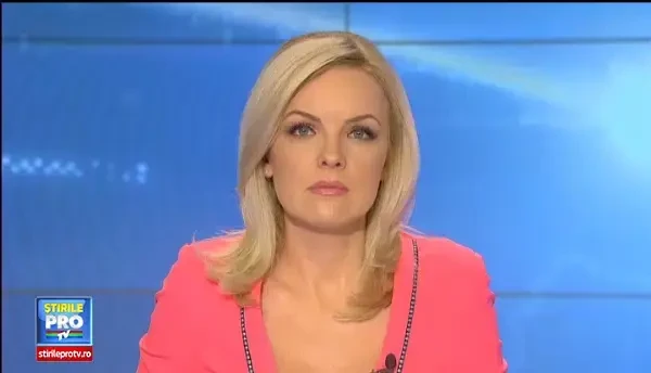 VIDEO. Momentul in care in barbat isi impinge iubita intr-o groapa adanca de 3 metri pe care, apoi, o acopera