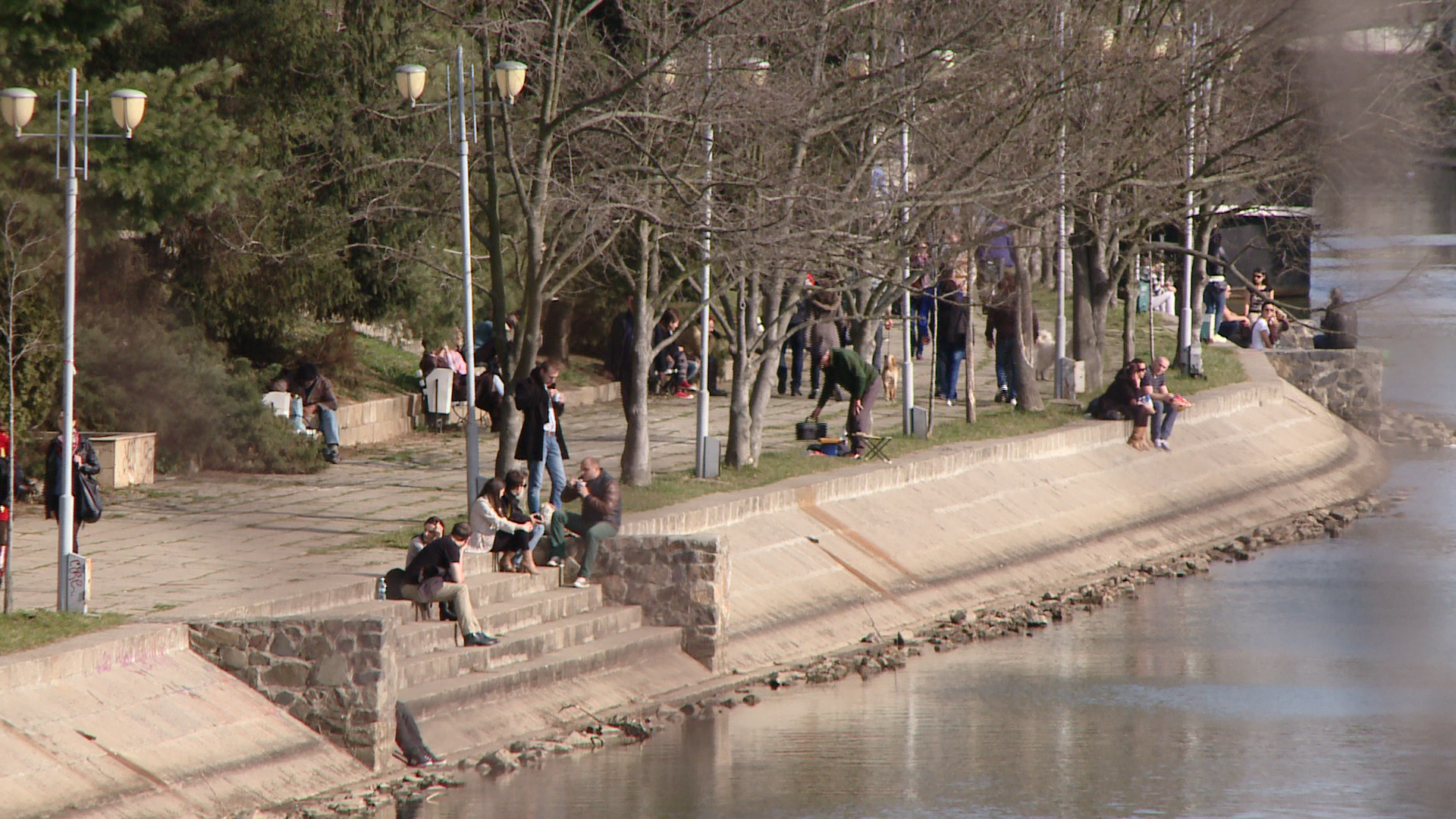Vremea buna de afara i-a scos din case pe timisoreni. Cum s-au relaxat la 20 de grade Celsius