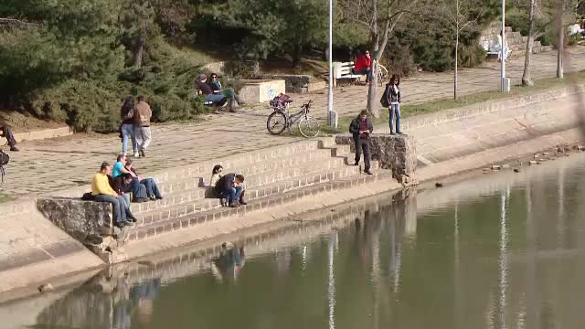 Vreme frumoasa si calda, cu temperaturi de pana la 19 grade, in Oltenia. Prognoza pana sambata