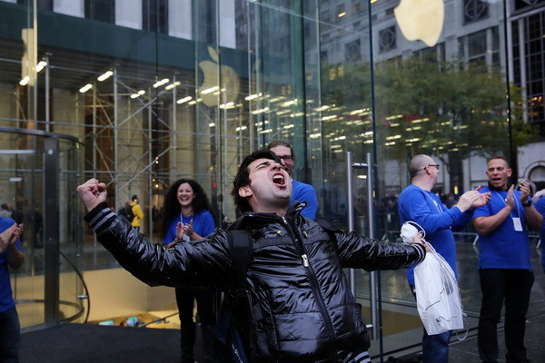 O noua tara unde Apple vinde oficial iPhone. Pretul unui smartphone, mai mare ca salariul mediu