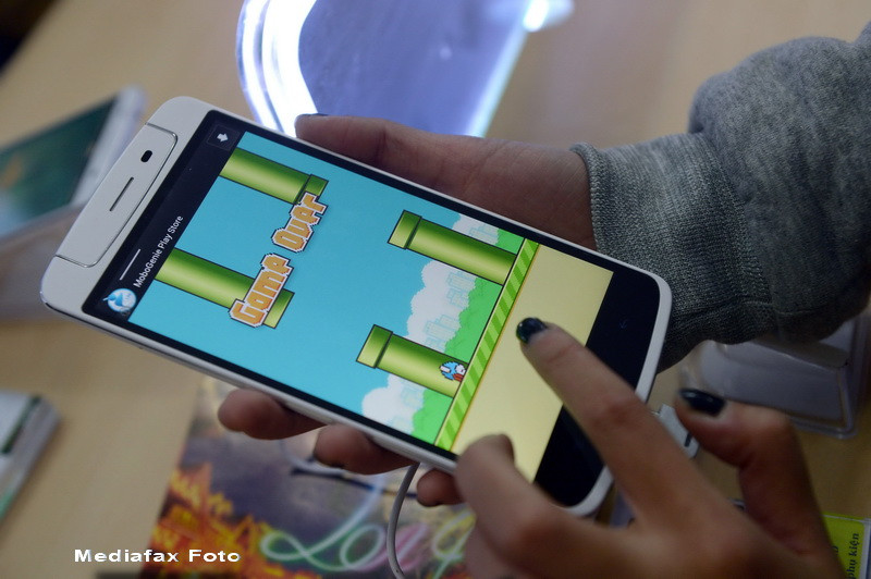 Creatorul "Flappy Bird" anunta ca ar putea relansa jocul. "Ma gandesc la asta, dar ar trebui sa contina un avertisment"