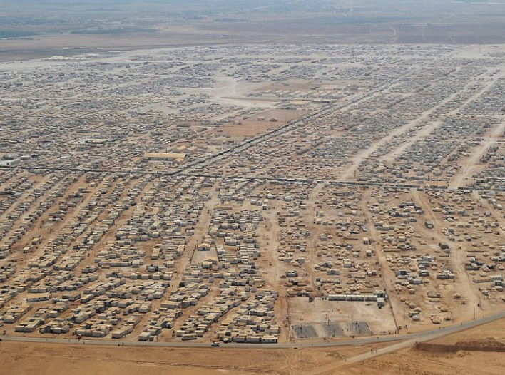 ONU a facut lumina in cazul imaginii cu baiatul sirian, mergand singur prin desert. Fotografia a fost trunchiata