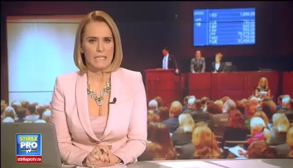 Bijuterii romanesti de epoca, scoase la licitatie in Capitala. Cum arata cadoul perfect pentru 8 martie