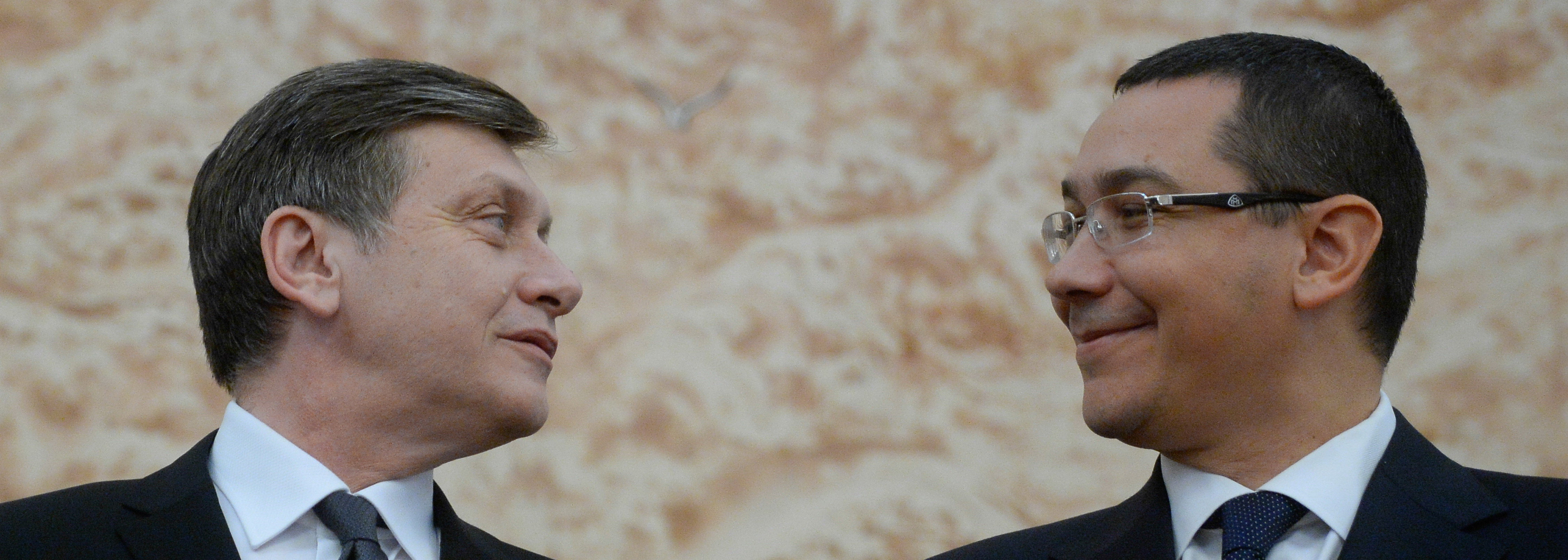 Ponta cere să fie suspendat de conducerea PSD pentru a putea candida. România nu îşi mai poate permite un președinte leneș