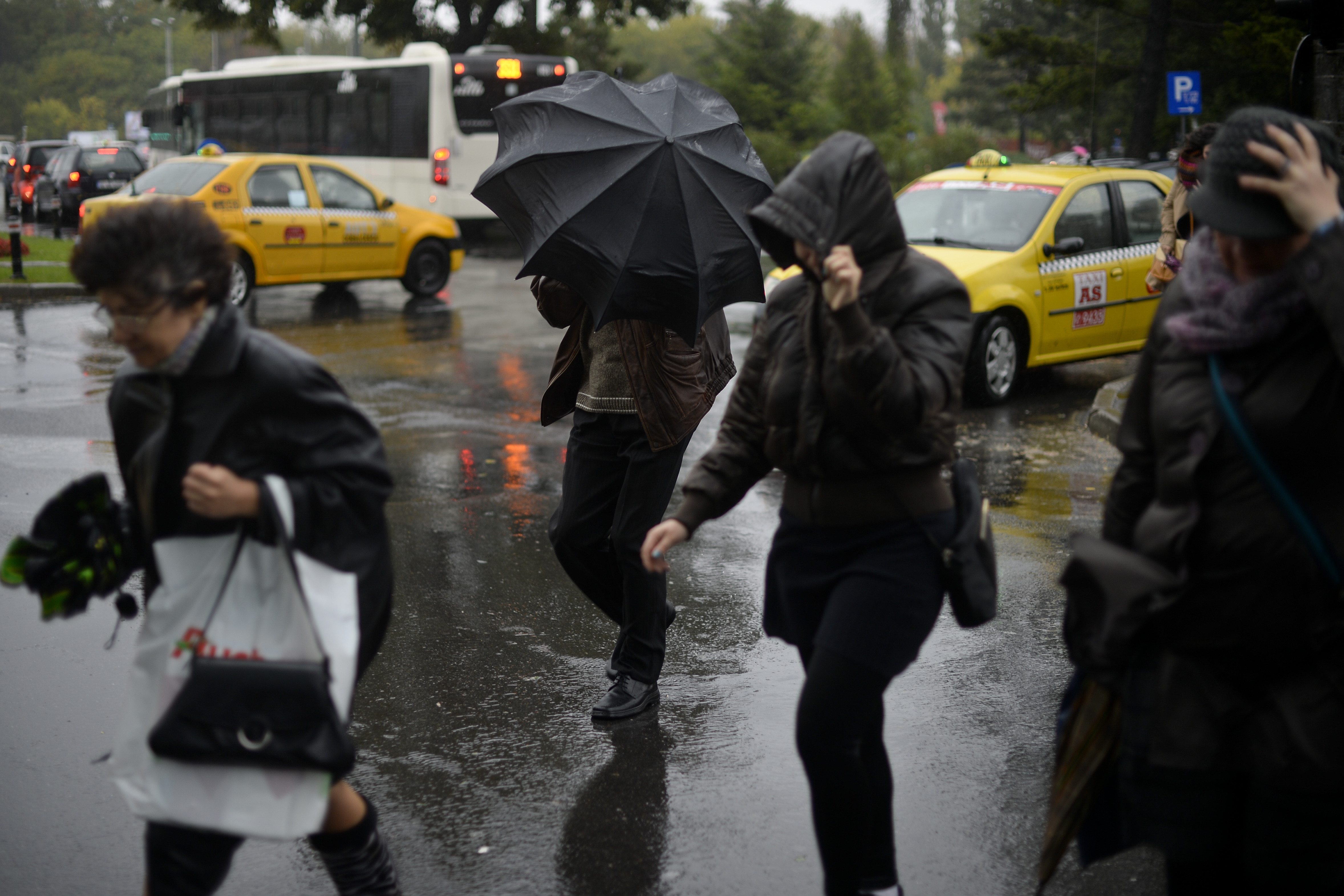 Temperaturi de 17 grade Celsius, joi, in tara. Prognoza meteo: de cand incep ploile
