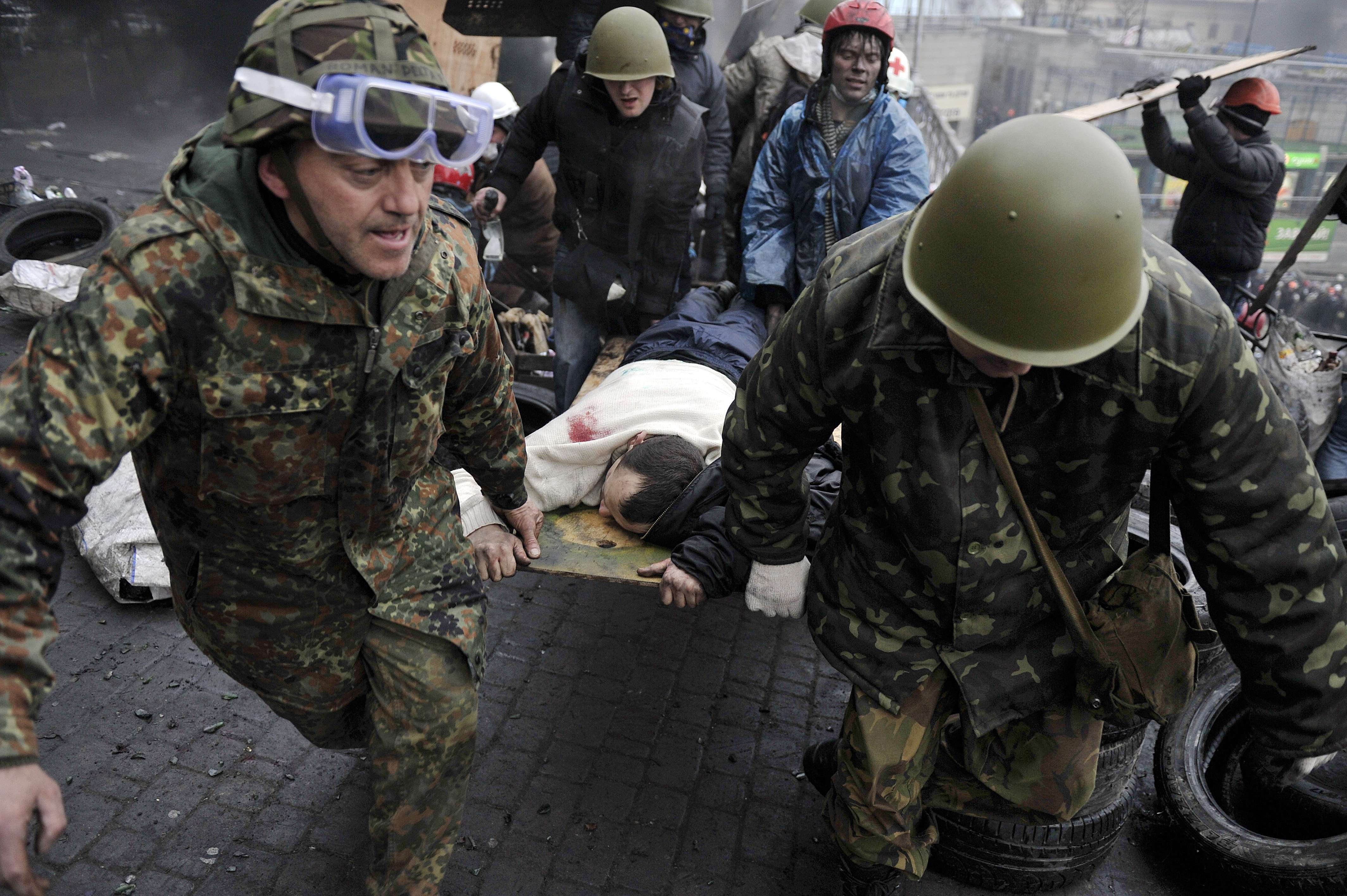 Imagini din timpul protestelor din Kiev, din 20 februarie 2014 - 11