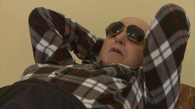 Statul consuma milioane de lei, dar ii lasa pe batrani sa moara singuri. Caminele private, singura solutie pentru demnitate