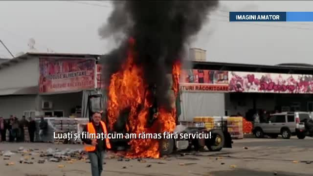 "Filmati cum am ramas fara serviciu". Suparati pe controalele ANAF, comerciantii au incendiat un TIR intr-un targ din Craiova