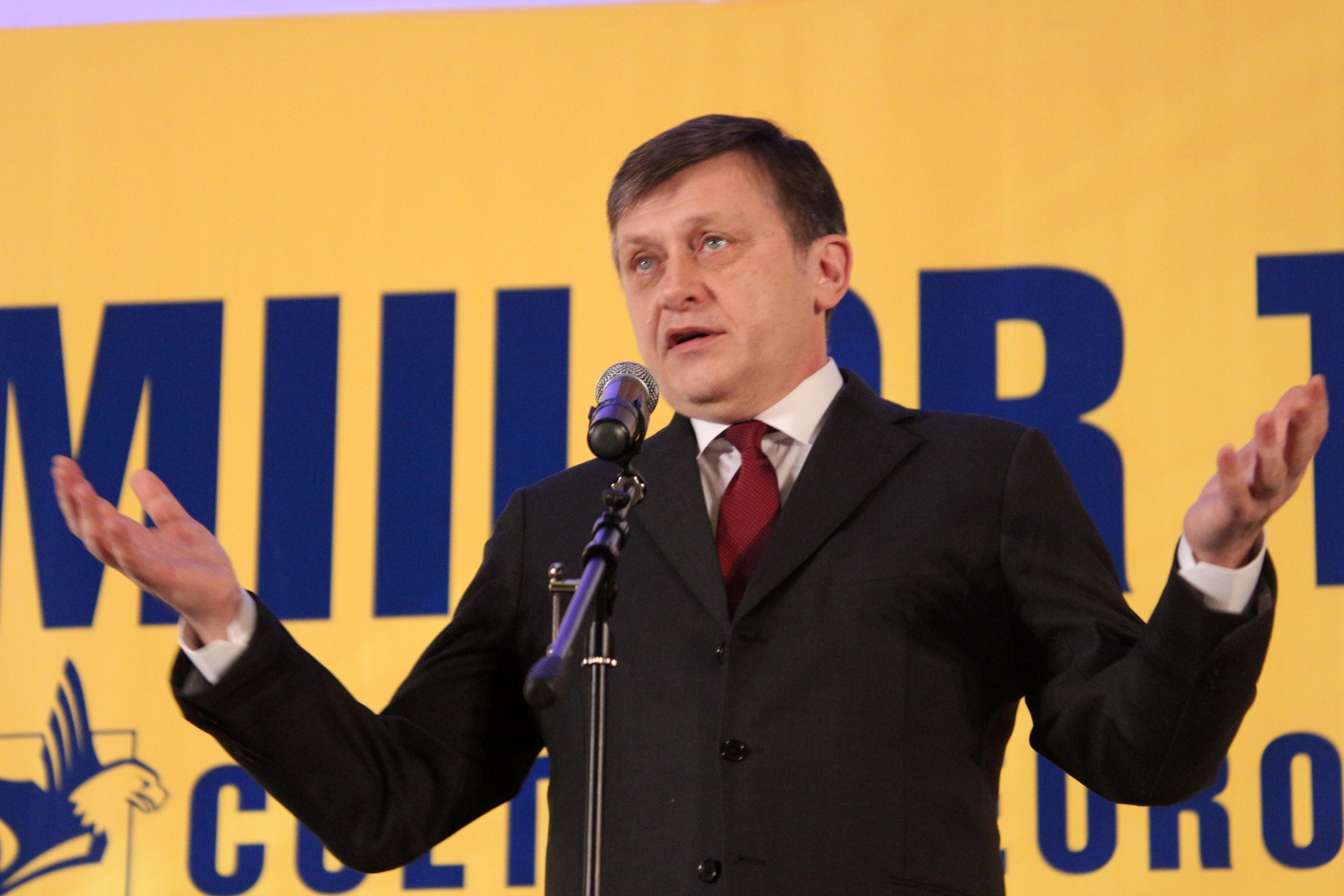 Crin Antonescu vede "semne clare" inainte de sfarsitul USL. Cand ar putea decide PNL iesirea de la guvernare