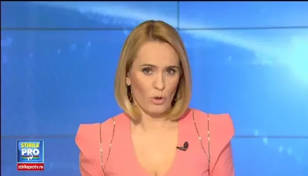 Romania, tara in care porcii si oile au pus stapanire pe autostrazi. Aparitiile