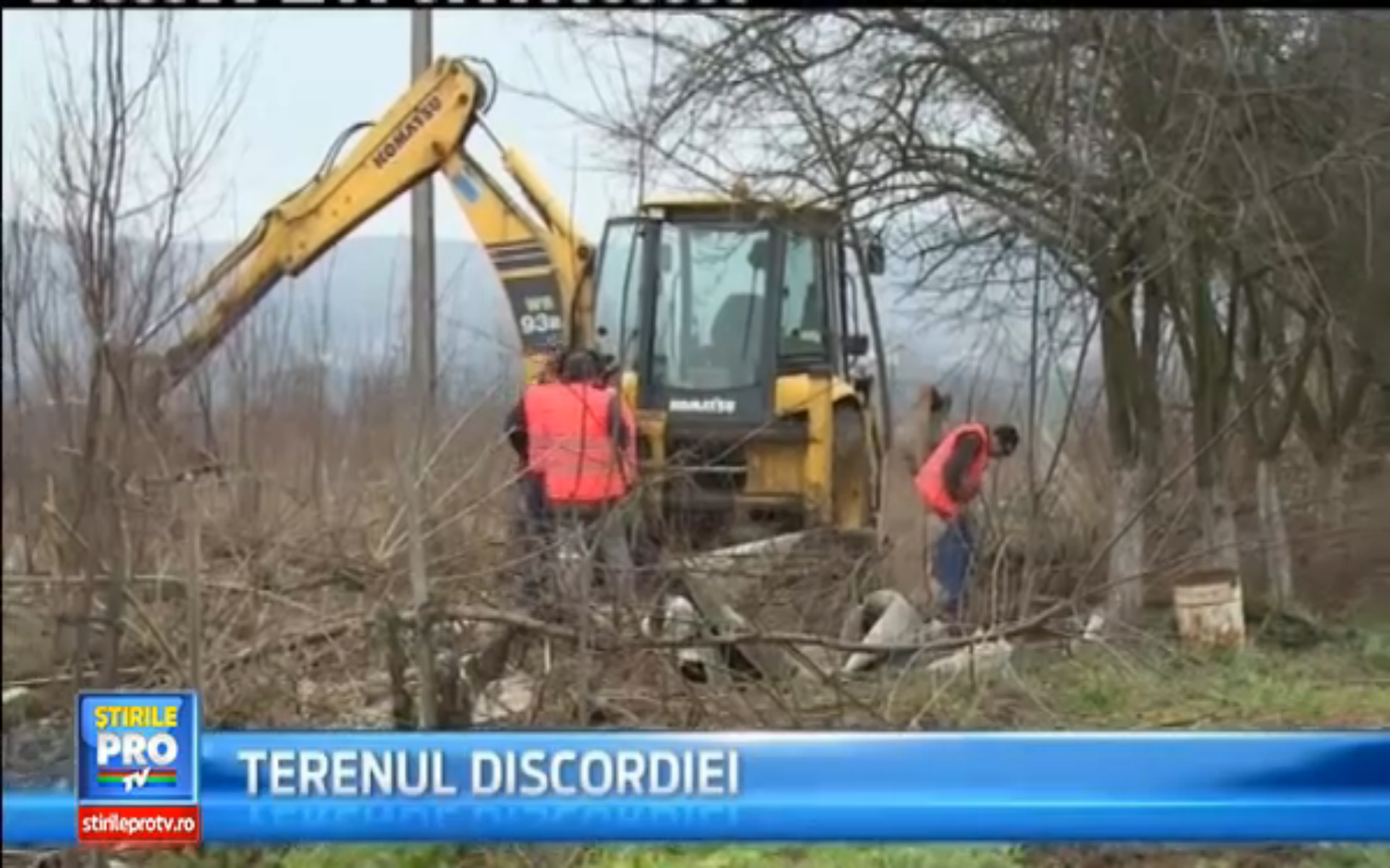 Disputa la Oradea. De ce s-au trezit proprietarii unei case cu politistii si cu excavatoarele la poarta
