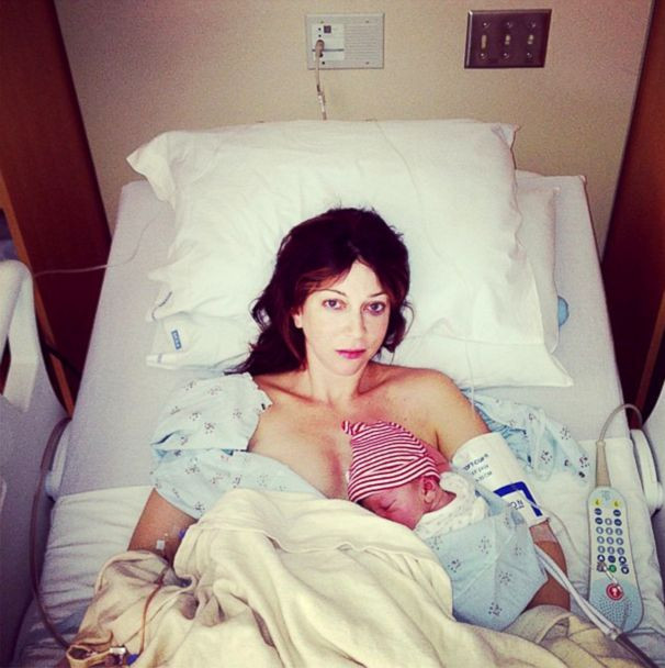 Si-a transmis toata nasterea, LIVE, pe Twitter. "Incepusem sa cred ca are corpul meu o problema"