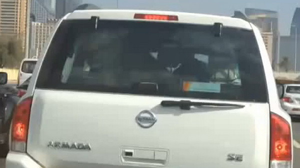 Why? Because it’s Dubai. Ce avea omul in masina! VIDEO