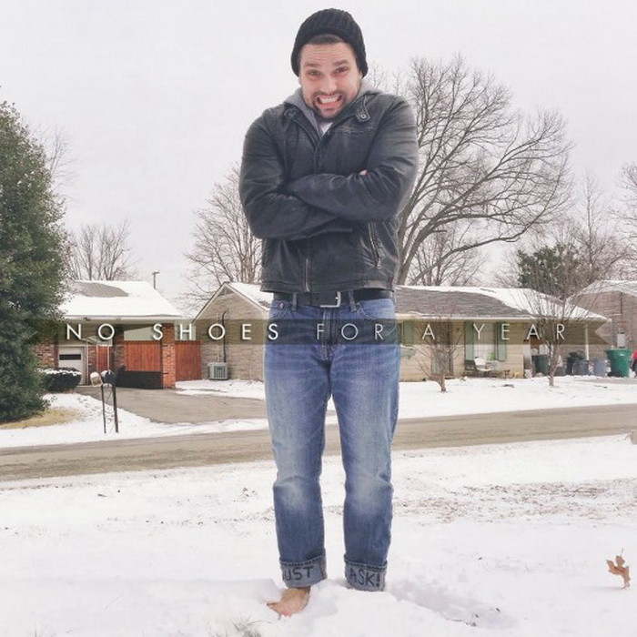 Motivul pentru care un american a luat decizia de a trai un an intreg fara incaltaminte. VIDEO