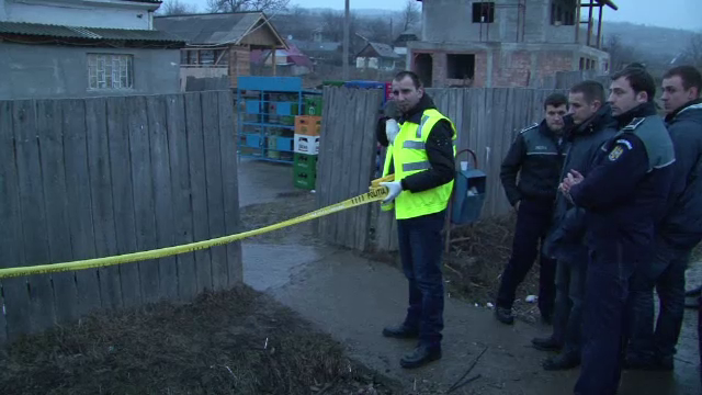 Un barbat din Bacau si-a injunghiat vecinul in mijlocul satului din cauza unei pereche de ghete