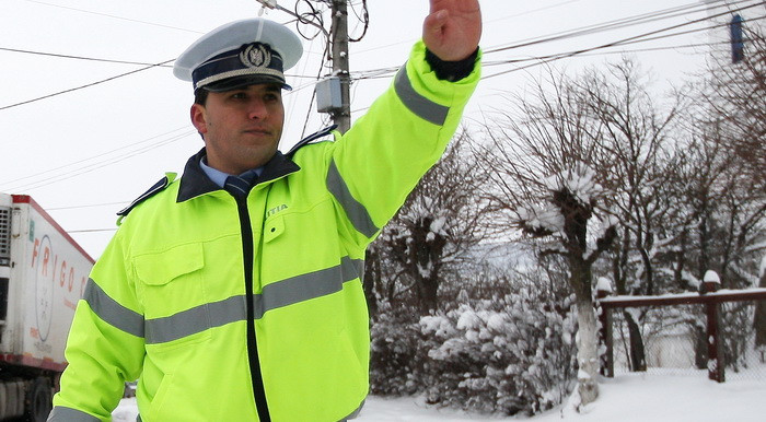Politia din Harghita a avut nevoie de focuri de arma si interventia trupelor speciale pentru a retine un sofer beat