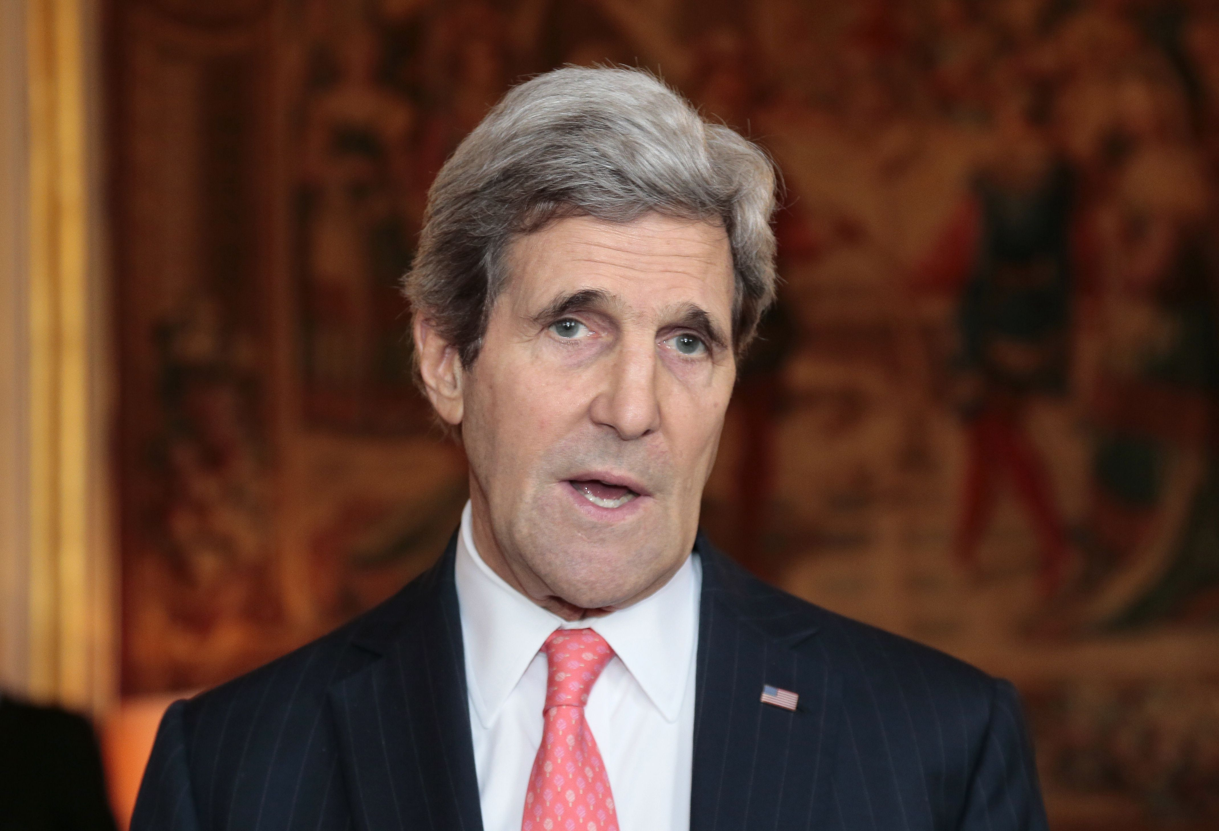 Secretarul american de stat John Kerry, amendat cu 50 de dolari de primaria Bostonului. Ce ilegalitate a comis oficialul SUA