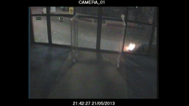 Caz socant in Marea Britanie. Un tanar a fost condamnat la inchisoare dupa ce a incendiat un om care dormea in strada