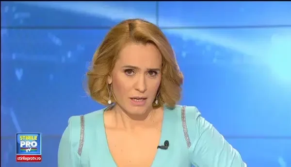 O tanara de 26 de ani a murit, sub ochii copilului ei, dupa ce a fost lovita in plin de o masina