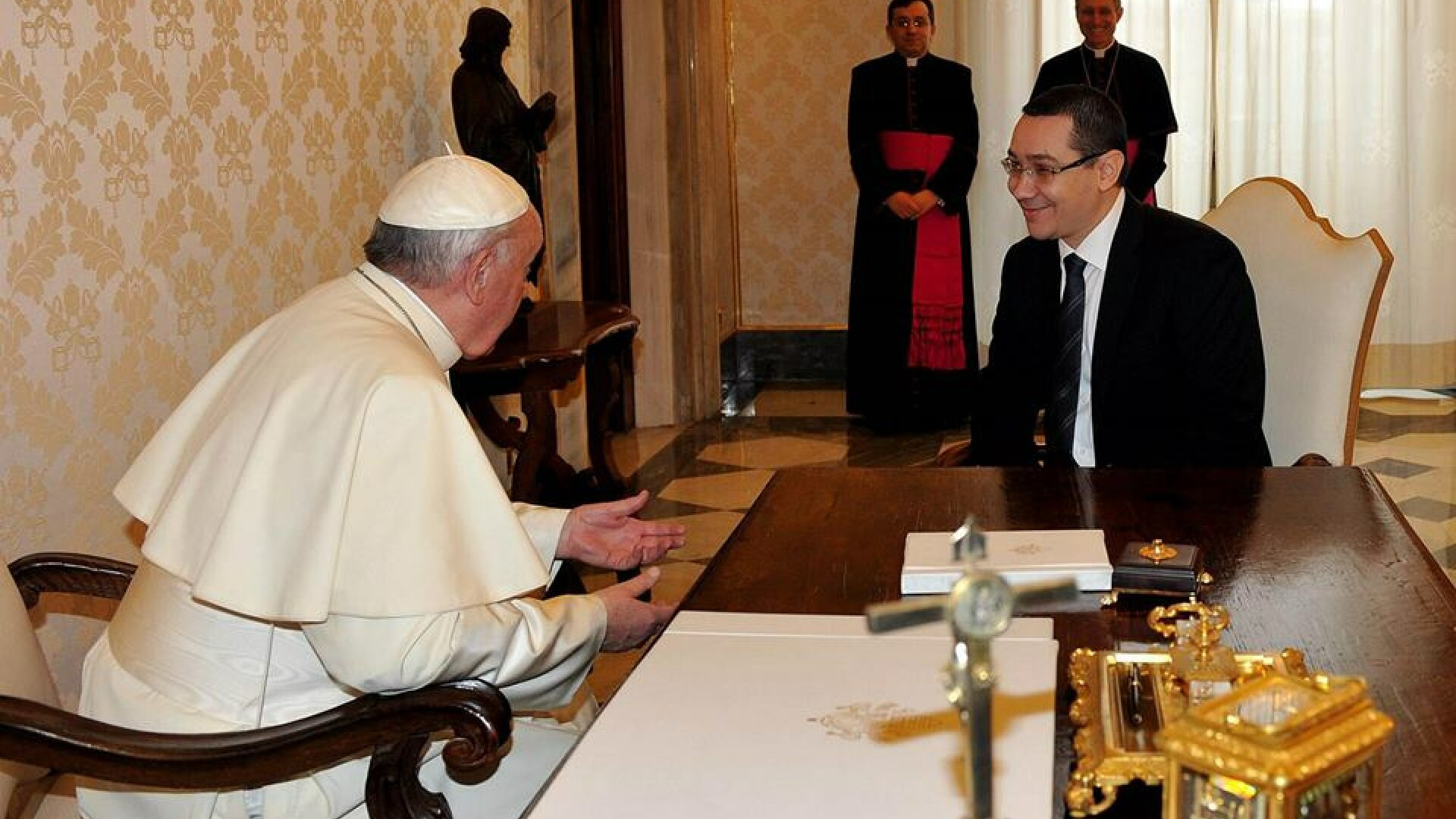 Victor Ponta Papa Francisc