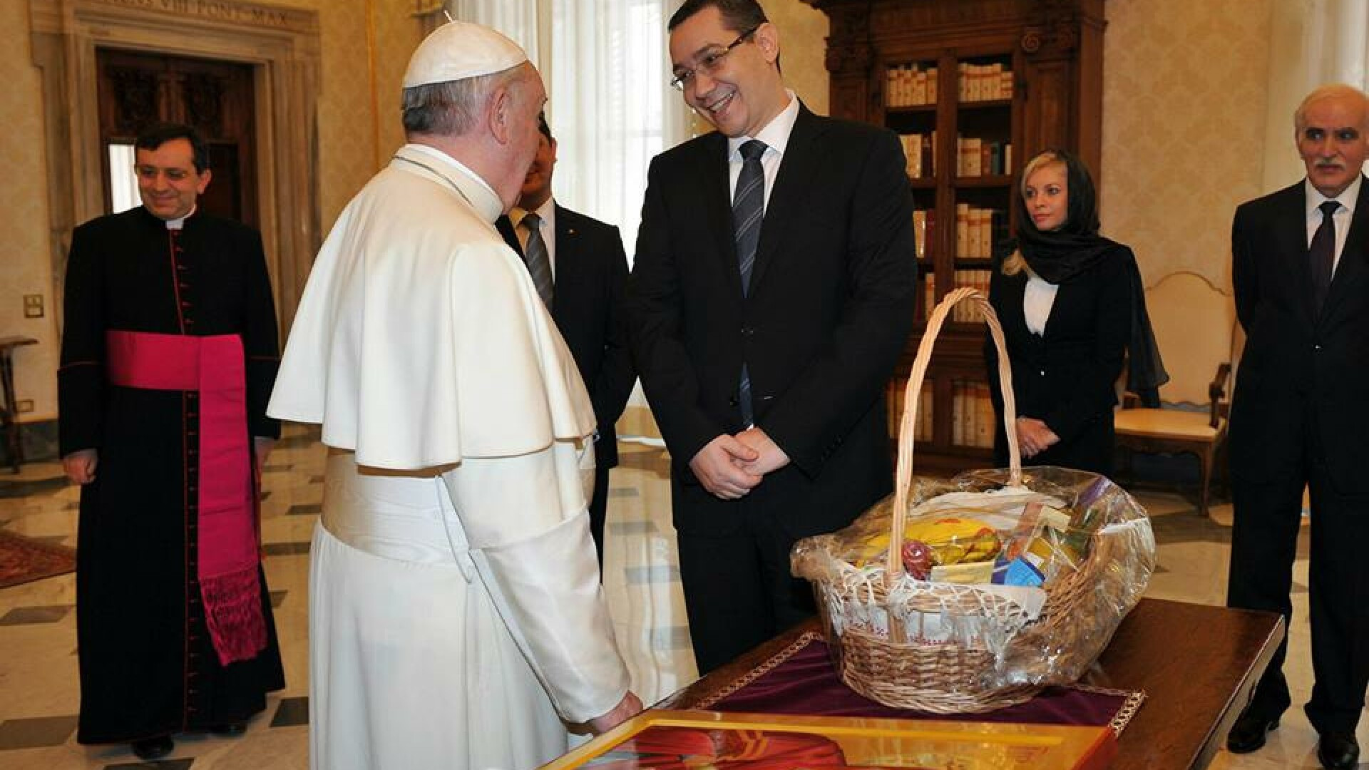 Victor Ponta Papa Francisc
