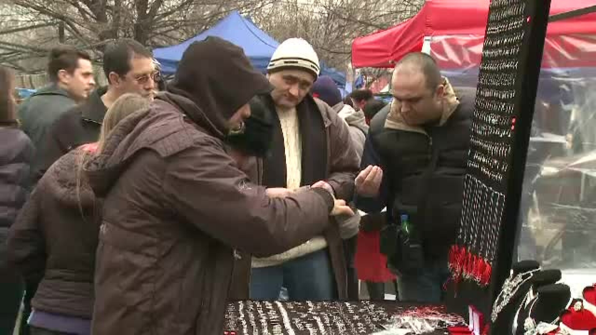 Simbolul venirii primaverii, transformat intr-o afacere la negru. Negustorii de martisoare "uita" sa mai plateasca taxele