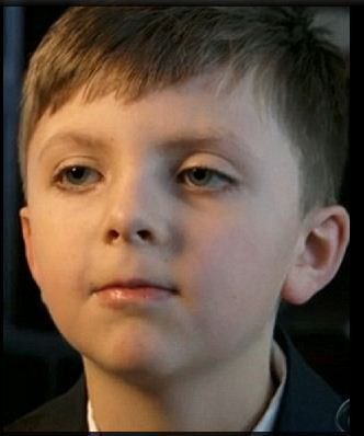 Un copil i-a dat banii gasiti in parcare unui soldat, in amintirea tatalui sau mort in Irak. Mesajul scris militarului