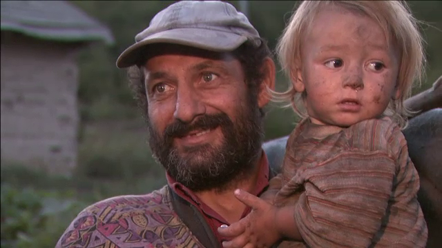 Reportaj din Romania paralela: Peste 30 de ani, romii pe care astazi alegem sa ii ignoram vor trebui sa ne plateasca pensiile