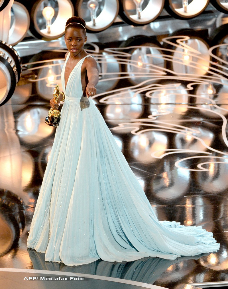 Actrita Lupita Nyong'o, castigatoare a unui Oscar, desemnata de Revista People cea mai frumoasa persoana din lume