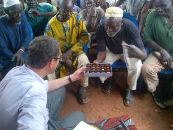GENIAL: Cum reactioneaza fermierii unei plantatii de cacao cand gusta ciocolata pentru prima oara! VIDEO