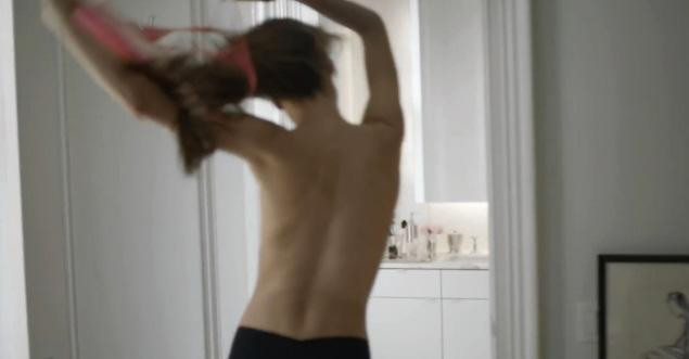 Reclama in care Miranda Kerr pune in umbra produsul pe care il promoveaza. VIDEO