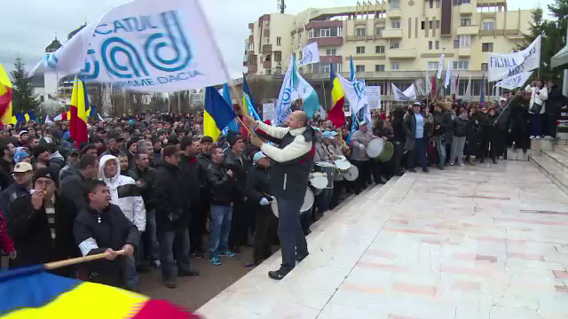 Peste 10.000 de romani au cerut construirea Autostrazii Pitesti-Sibiu, in strada. Efectele negative ale amanarii proiectului