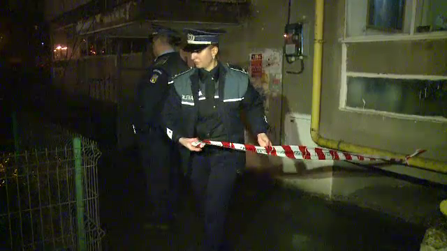O femeie de 30 de ani din Capitala a murit, dupa ce a cazut de la etajul 8. Politia a deschis o ancheta