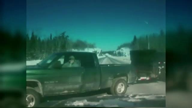 Neatentia unui alt sofer era sa ii coste viata. Camera montata la bordul masinii a surprins ceea ce putea sa fie o drama