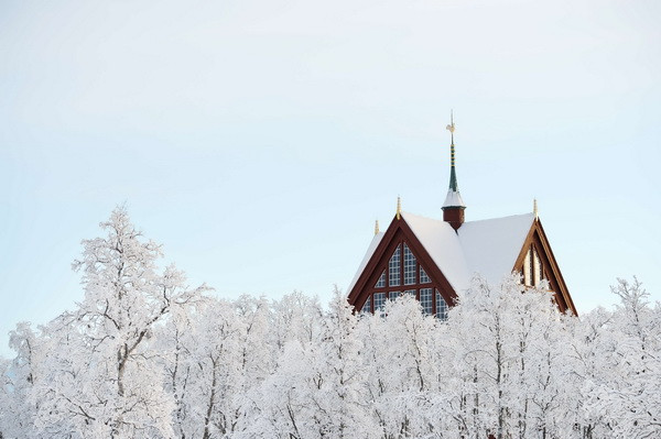 Cum sa muti un oras cu totul intr-o zona cu zapada pana la 10 luni/an.Relocare fara precedent.Cine hotaraste cat costa o casa