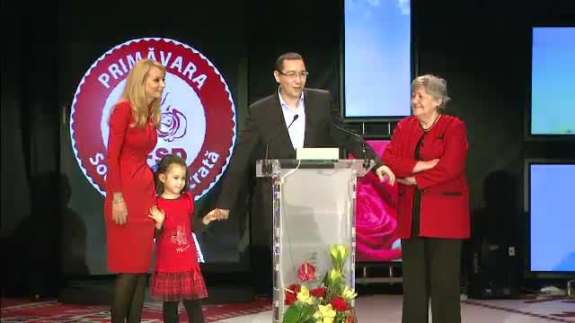 "Eu si Mircea Geoana putem candida la presedintie". Ce le-a promis Victor Ponta femeilor din PSD de 8 Martie