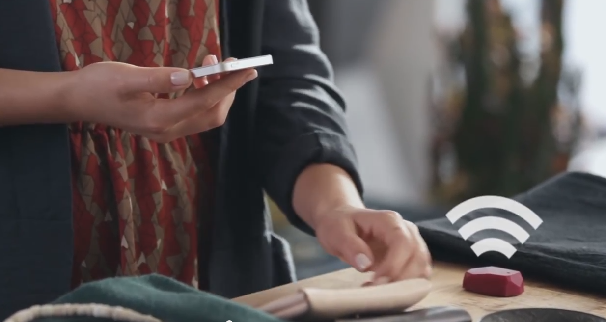 iBeacon, tehnologia "ascunsa" cu care Apple vrea sa revolutioneze, din nou, lumea. Cum ne poate face viata mai usoara