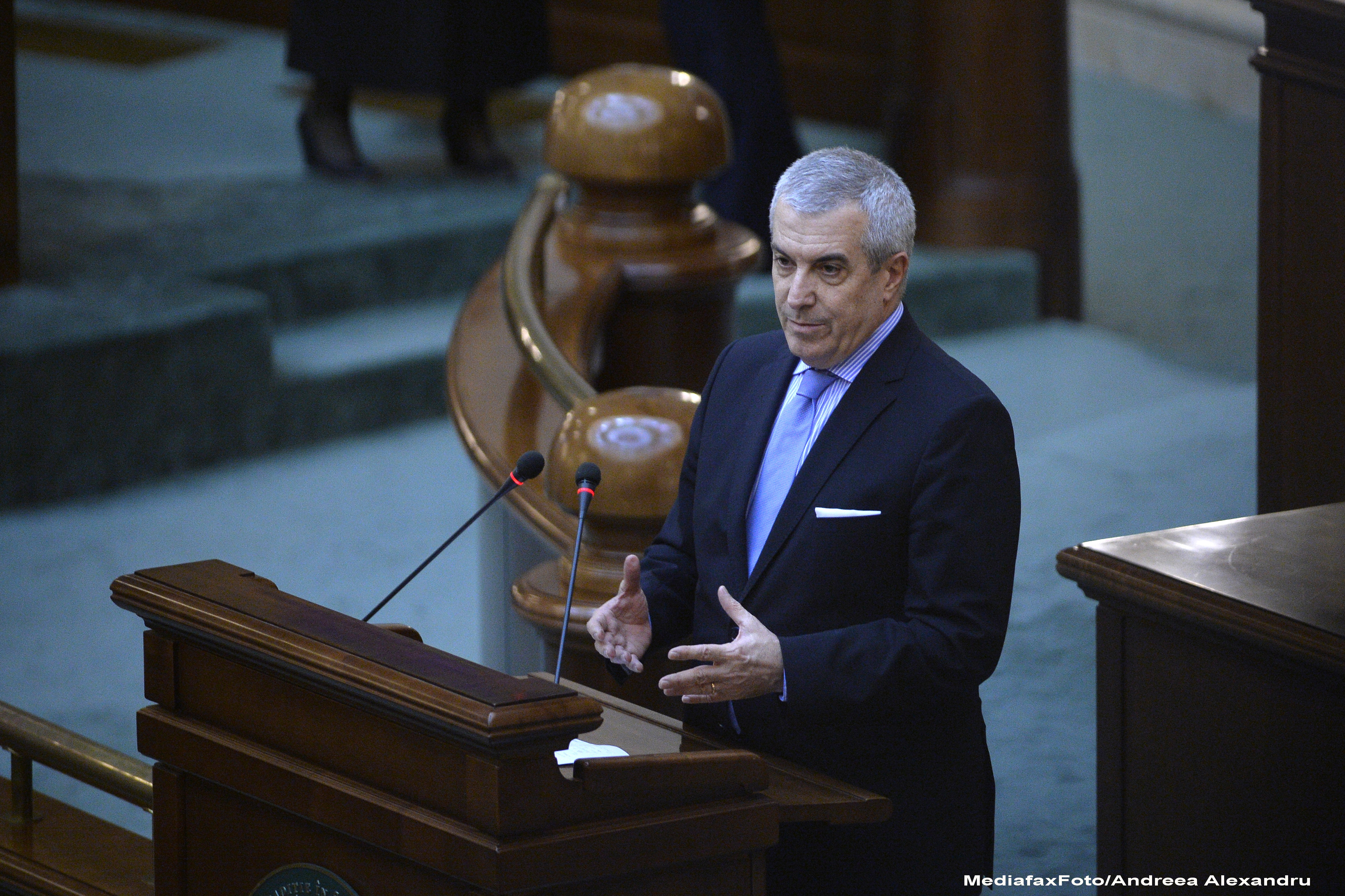 Tariceanu se plange de noul birou, dar inca n-a vazut site-ul. Gafa oficiala care-l face fost membru al PDL