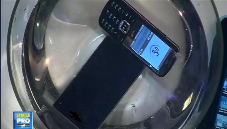 iLikeIT, cazul avionului disparut in mod misterios. Ce sanse sunt ca un celular sa mai poata fi gasit pe mare