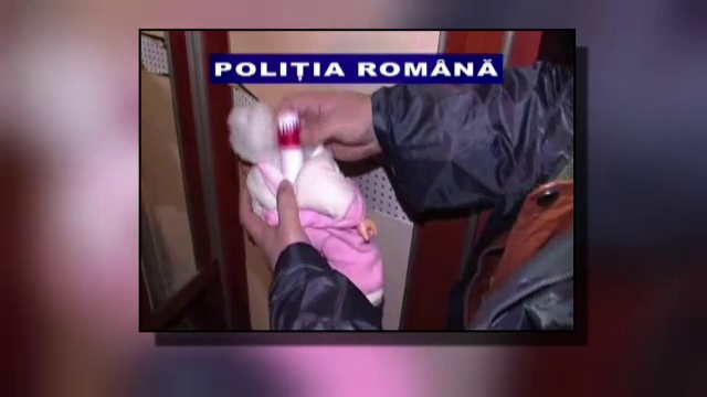 Barbatul care a jefuit si ranit o femeie din Galati a fost arestat. Ce a gasit politia intr-o papusa din locuinta lui