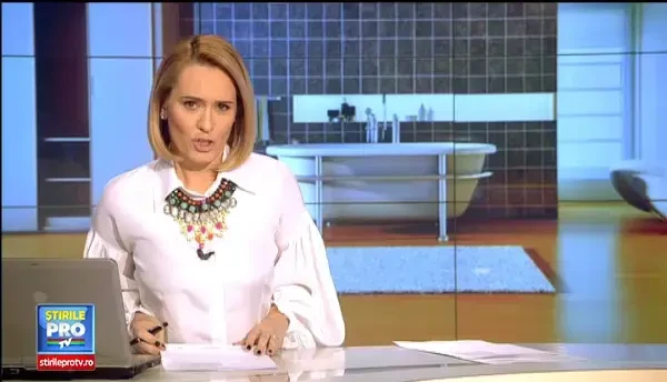 Clipe de groaza pentru o tanara de 18 ani din Bistrita, care, in timp ce facea baie, a descoperit in cada un sarpe.