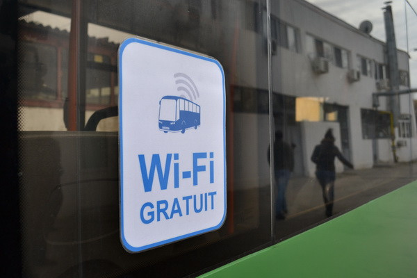 Wireless la terase doar cu buletinul. Legea care ii obliga pe romani sa se legitimeze inainte de a intra pe Internet